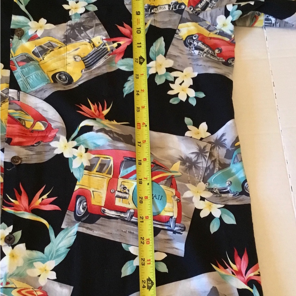 Men's Black Hawaiian Car-Print Short Sleeve Button-Down Shirt - Picture 13 of 13